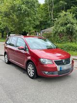 Volkswagen VW Touran 1.4 TSI 5 Sitzer - Volkswagen Touran mit Benzin-Antrieb: Geländewagen, Automatik