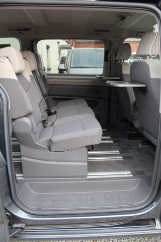 Volkswagen T7 Multivan 150PS DSG Navi LED AHK Kamera 1.Hand