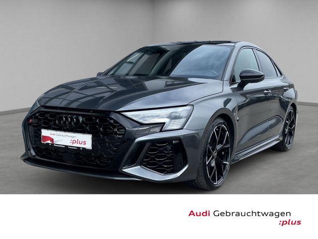 AUDI RS3 Limousine 2,5 TFSI qu Matrix Pano B&amp;O Kamera