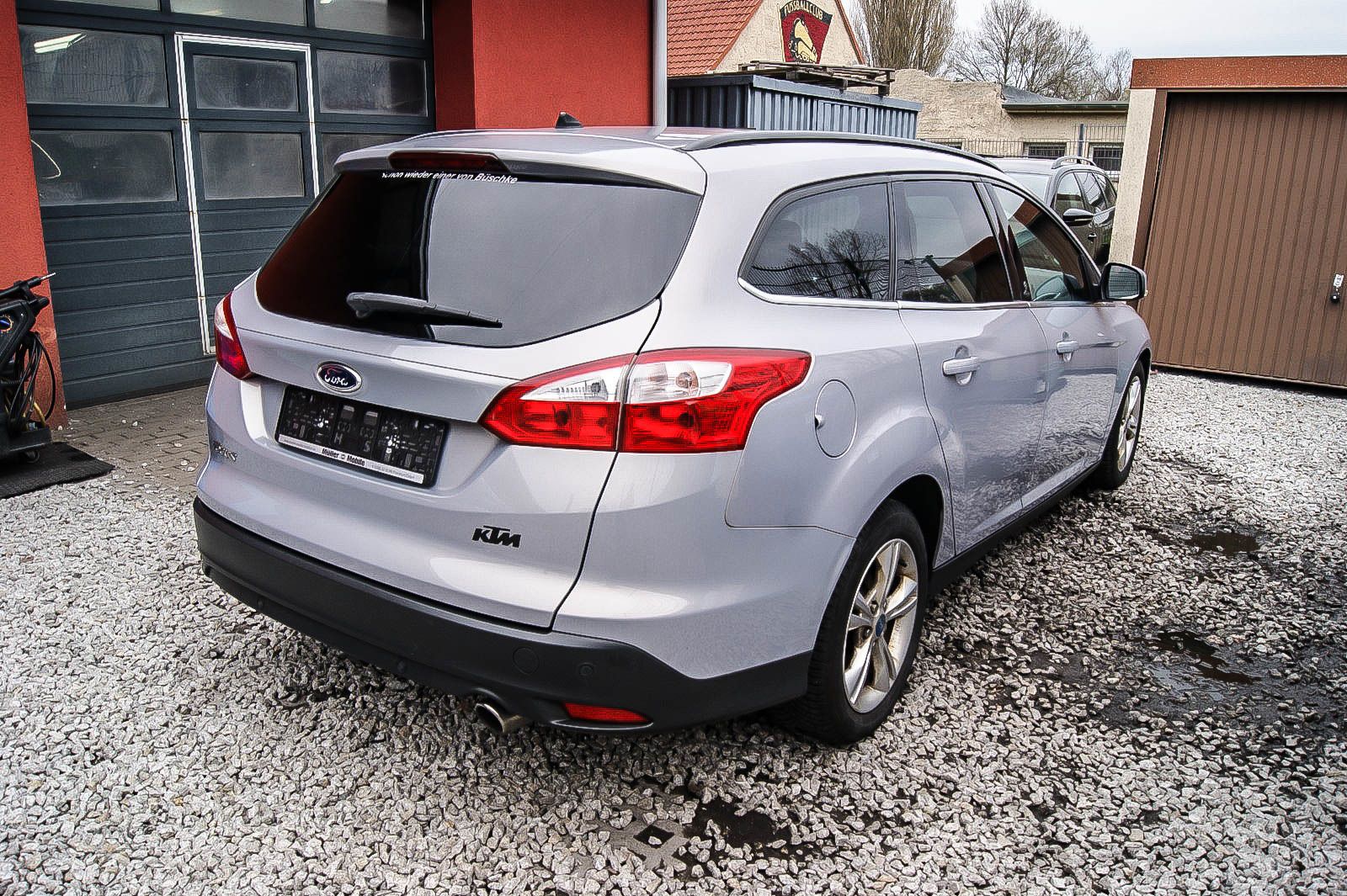 Fahrzeugabbildung Ford Focus Turnier Champions Edition AUTOMATIK