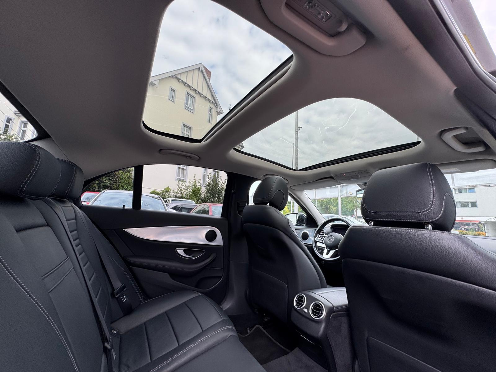 Mercedes-Benz E 220 d 9G-Tronic Avantgarde*Pano*Widescreen*