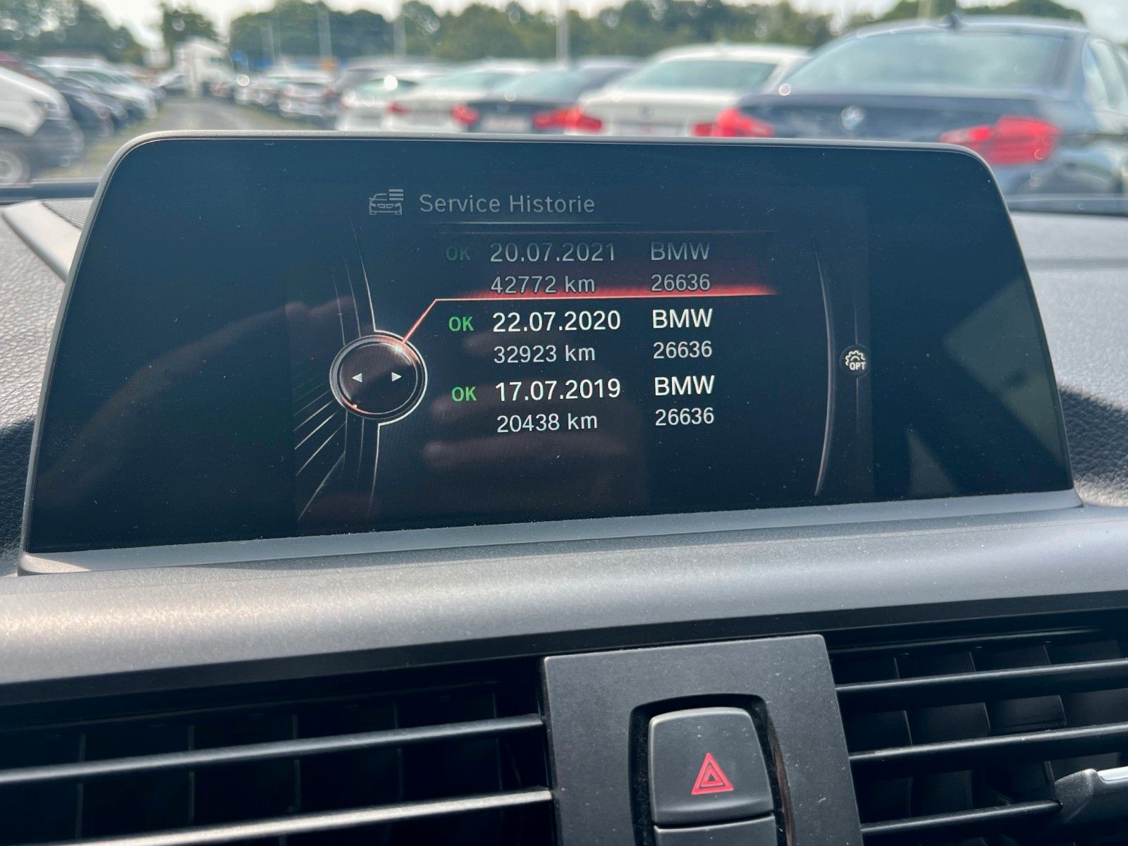 Fahrzeugabbildung BMW 120i 3-Türer Aut. SPORT LINE Navi LED HiFi 1.HAN