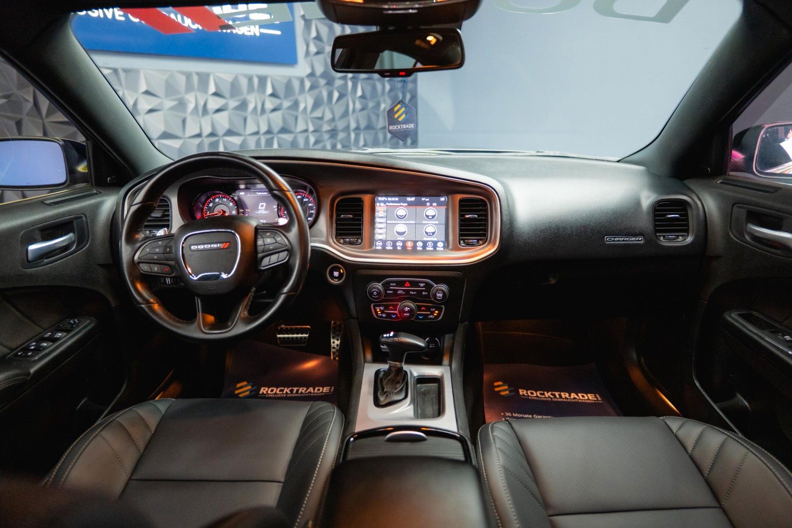 Fahrzeugabbildung Dodge Charger 5.7 V8 HEMI R/T KONG Night Performance