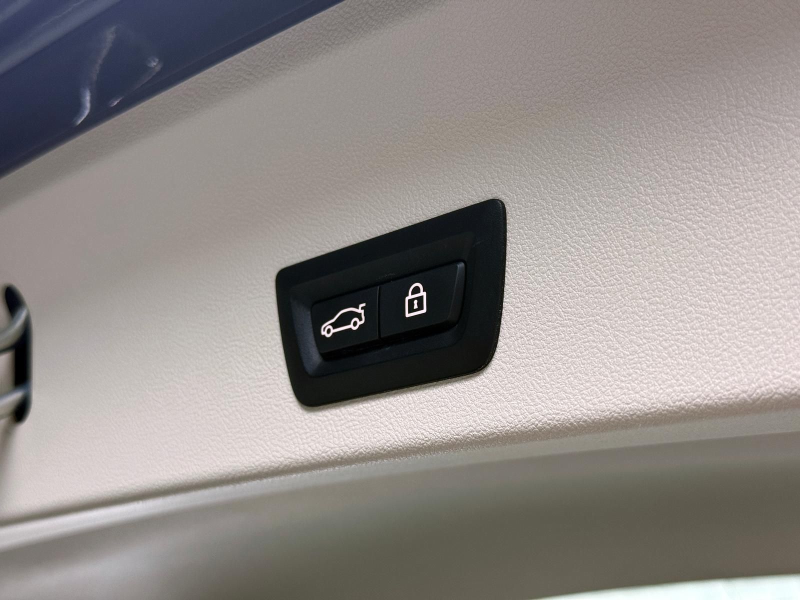 Fahrzeugabbildung BMW xDRIVE20i/ADVANTAGE/ACC/LED/LIVECP/HUD/KEYL/360°