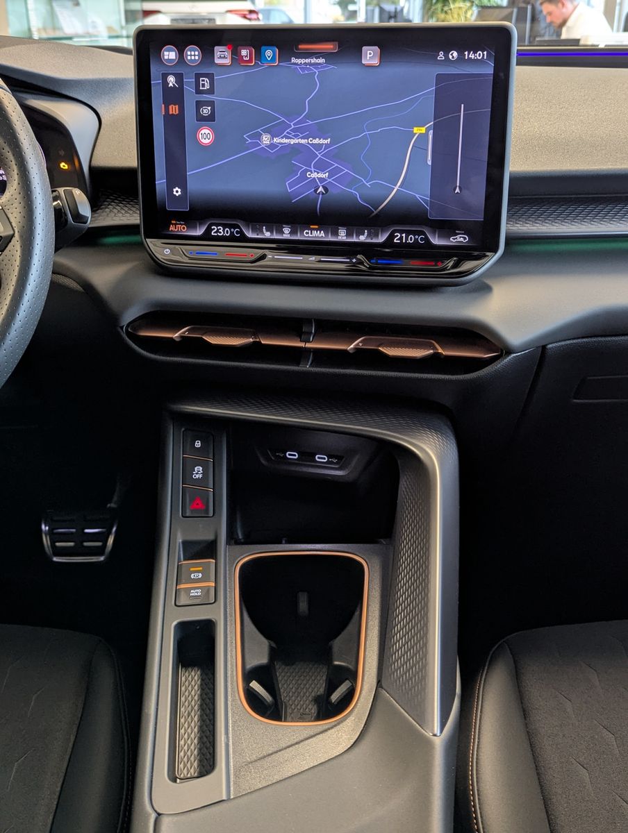 CUPRA Terramar 1.5 eTSI Sennheiser Edge-Paket HUD 19" - Image 19