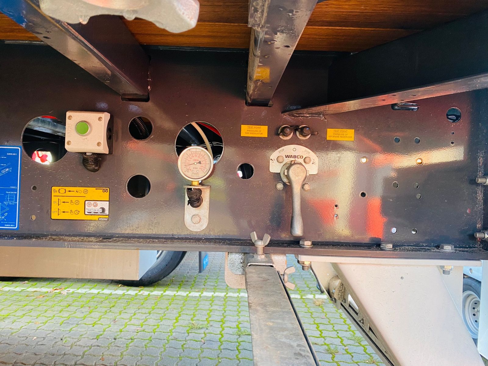 Fahrzeugabbildung Kässbohrer Bordwandauflieger Twistlocks