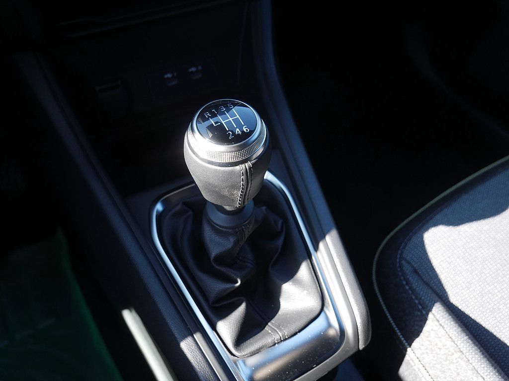 Fahrzeugabbildung Renault Captur Techno TCe 140 Mild Hybrid