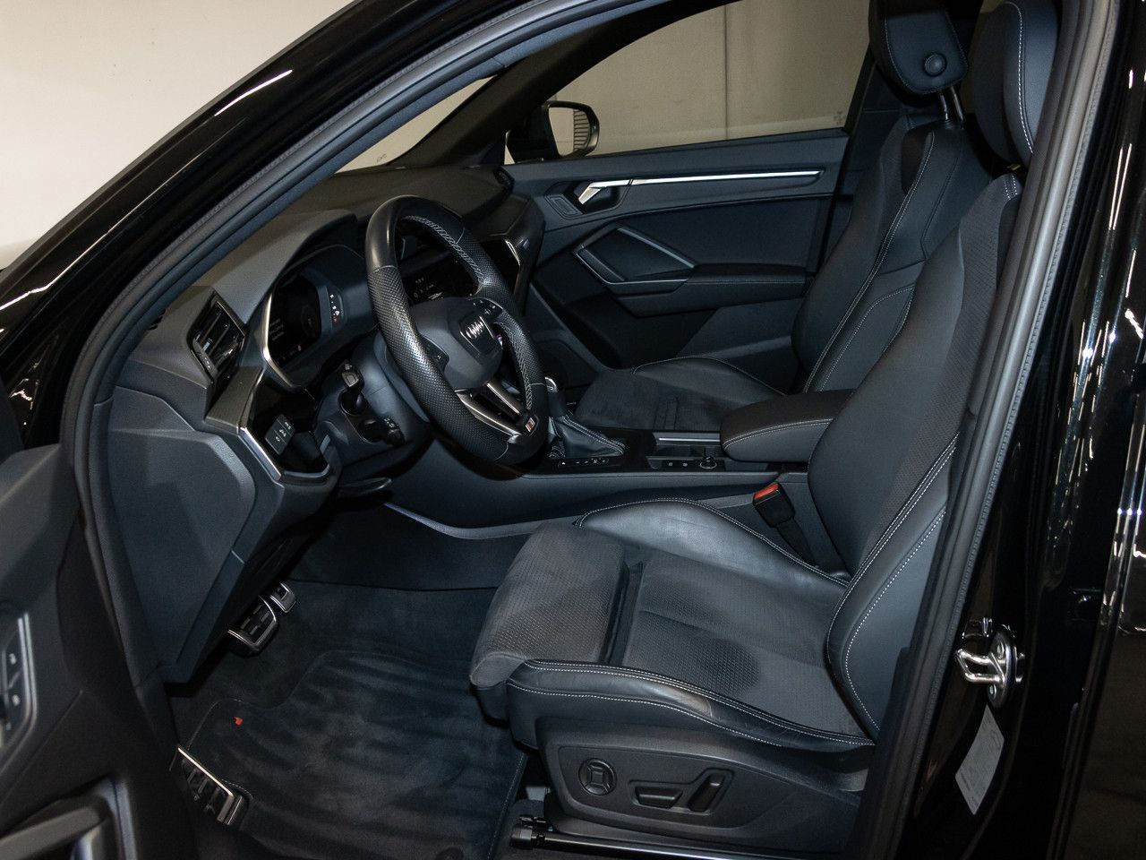 Audi Q3 Sportback 40 TFSI quattro S line Matrix AHK foto 21