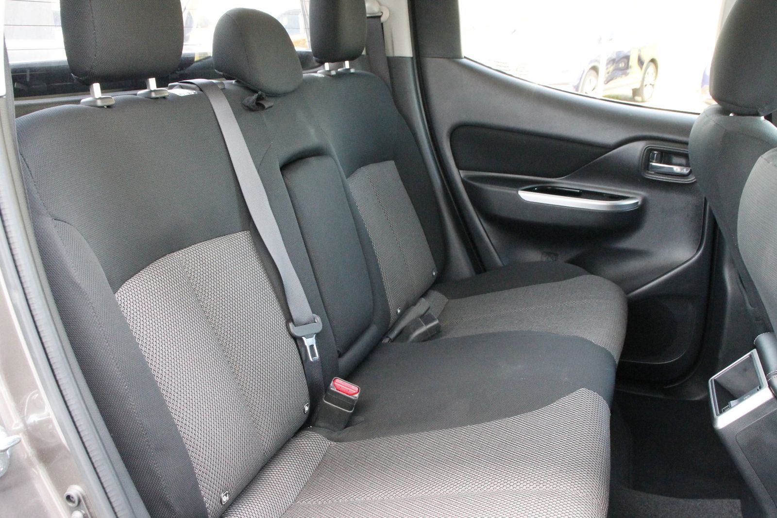 Fahrzeugabbildung Mitsubishi L200 (KL0/KJ0) Spirit Doppelkabine 4WD