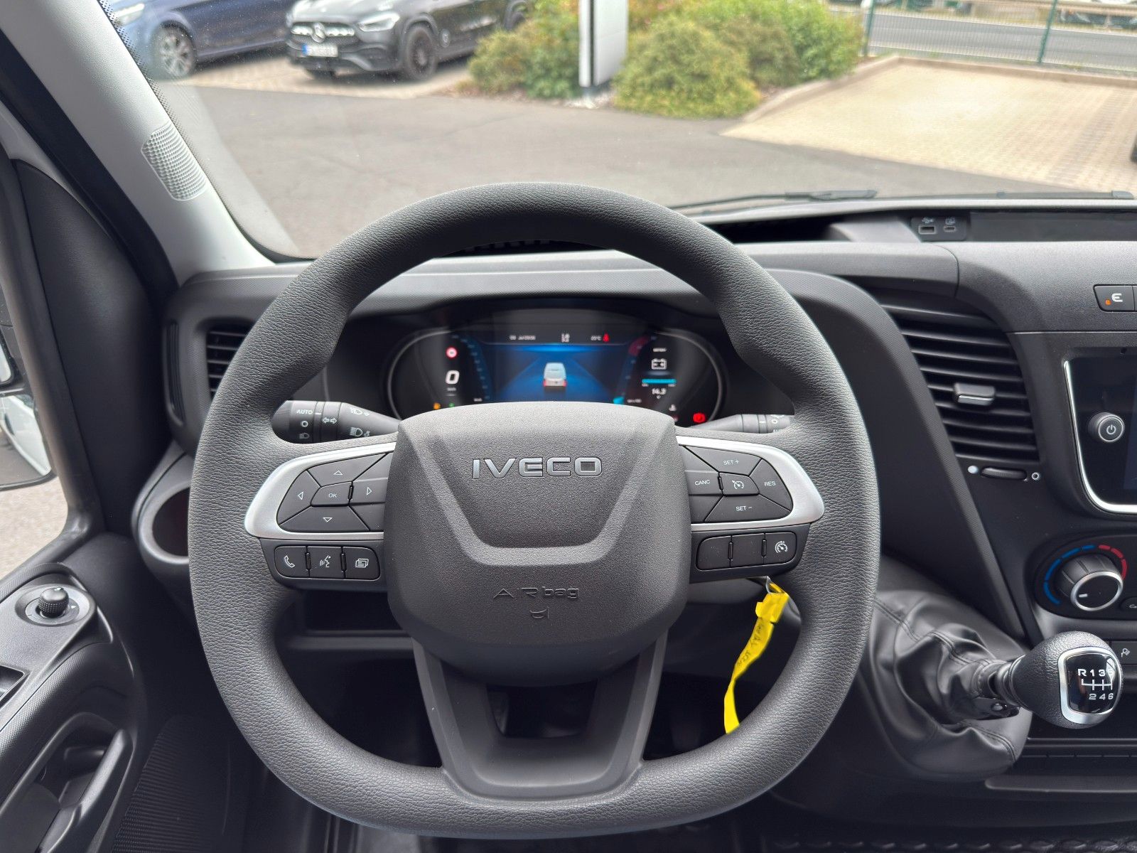 Fahrzeugabbildung Iveco Daily 35S14 V ASC Kastenwagen