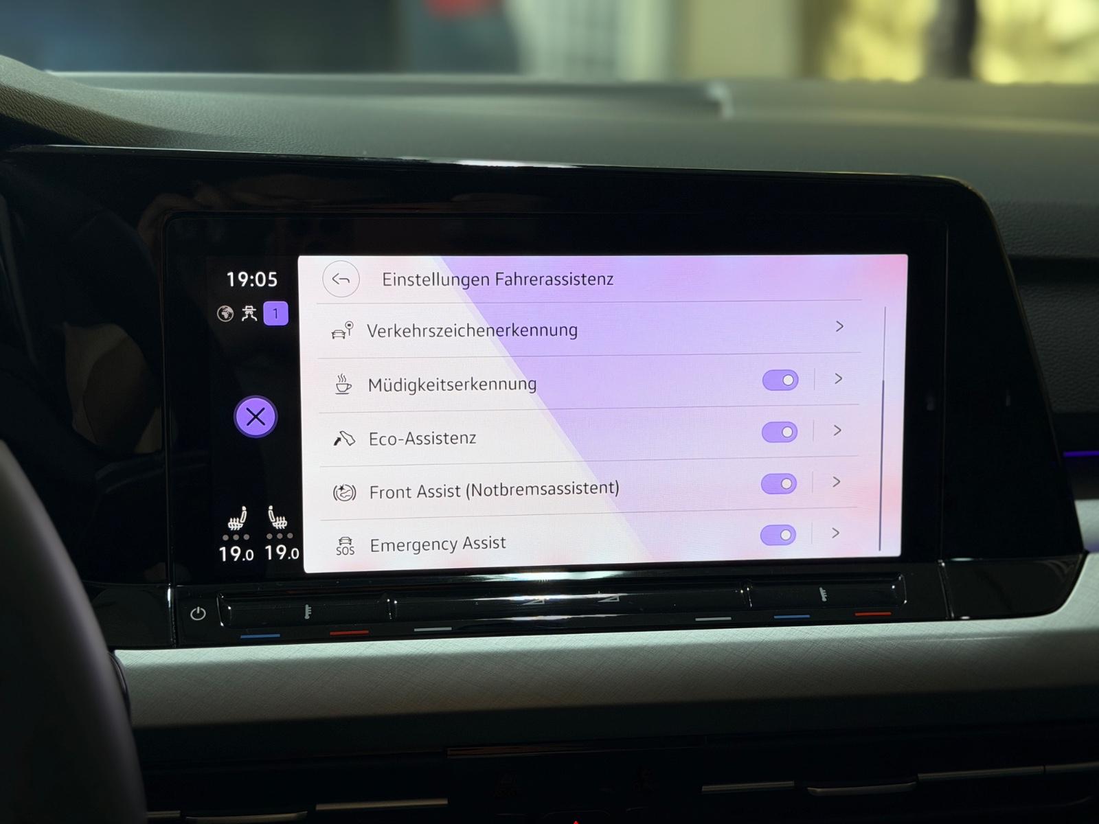 Volkswagen Golf VIII Lim. Life AUTOMATIK PANORAMA LED 1.HD, миниатюра 24