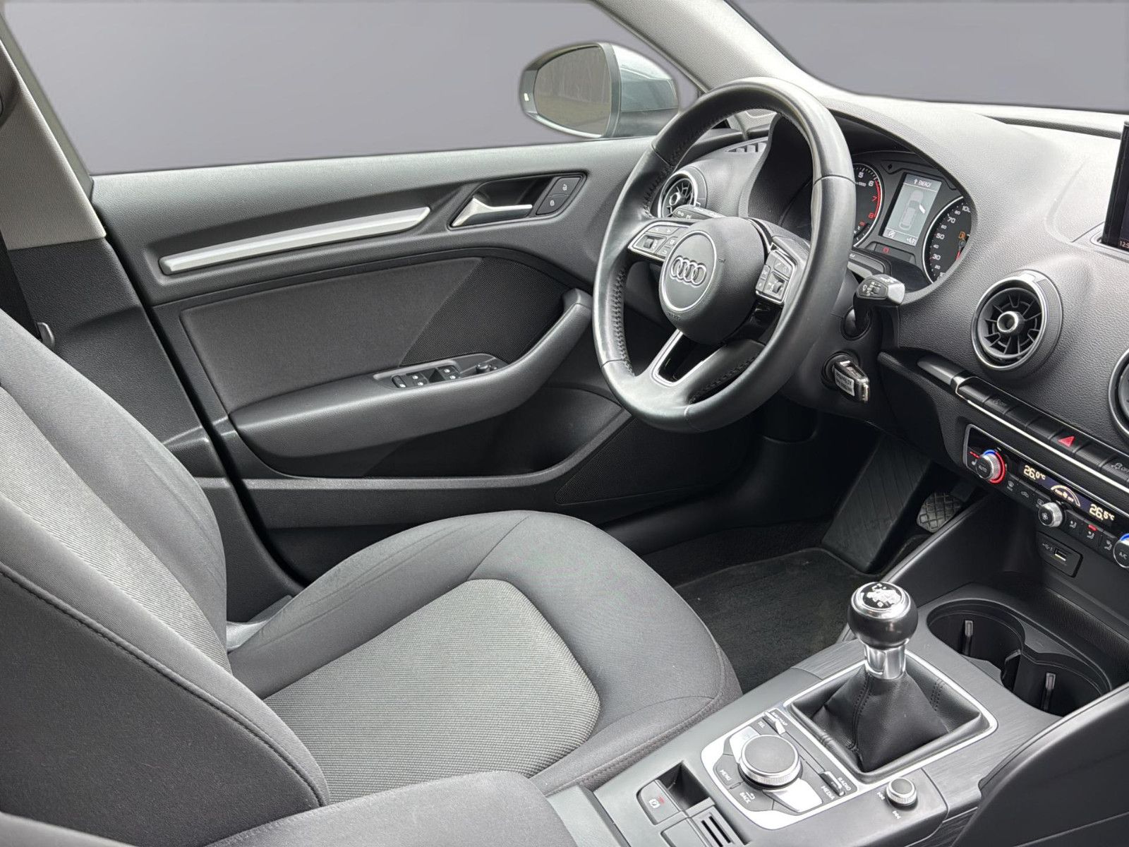 Fahrzeugabbildung Audi A3 Sportback 30 TFSI basis