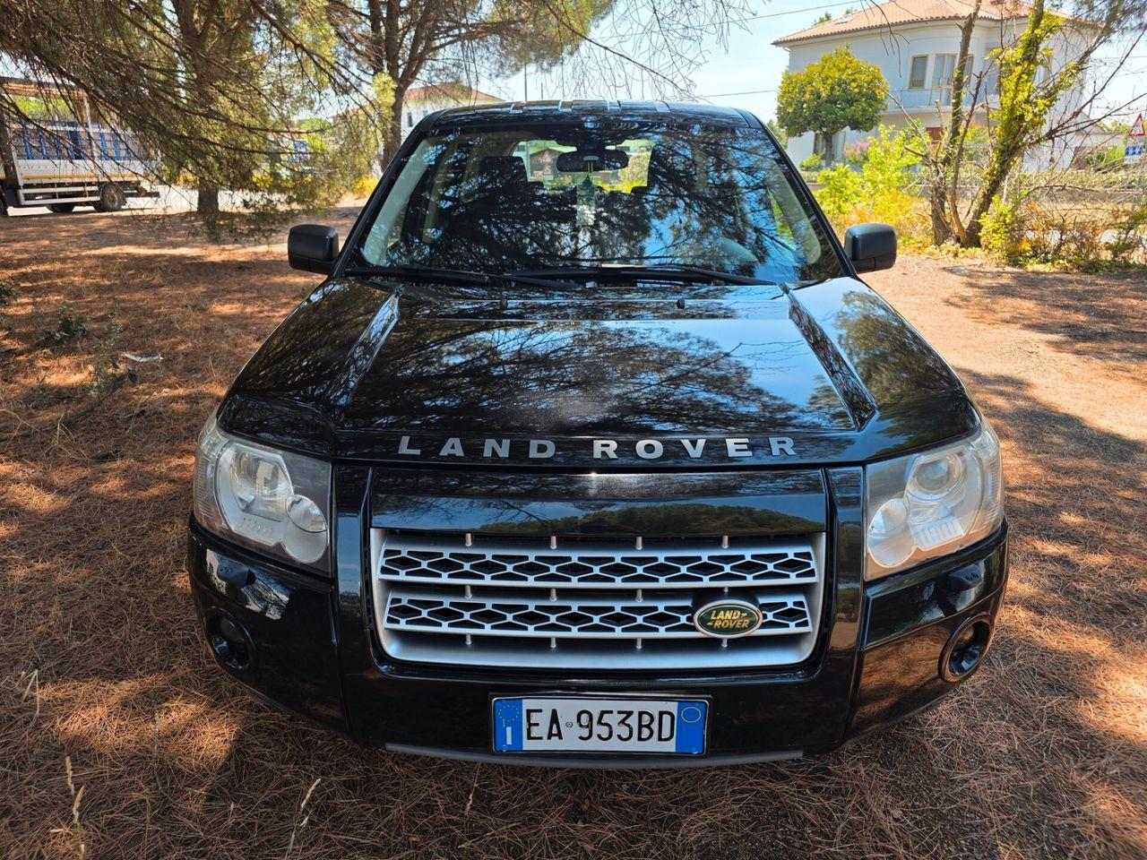 Land Rover Freelander 2009 — interior