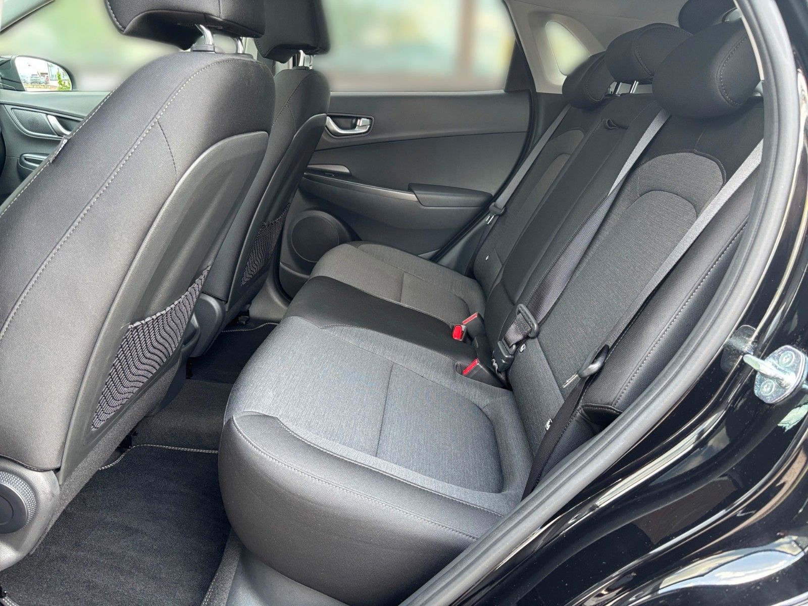 Fahrzeugabbildung Hyundai Kona Trend Elektro Assistenz-Paket & Glasschiebe