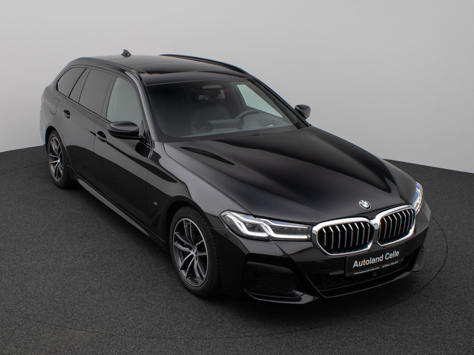 Fahrzeugabbildung BMW 530d  M Sport Panorama Kamera Laser HUD DAB HiFi