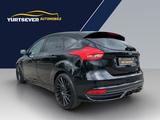 Ford Focus Lim. ST*PDC*LED*SHZ*CARPLAY*ALU*NAVI*KLIMA - Ford Gebrauchtwagen in Stuttgart