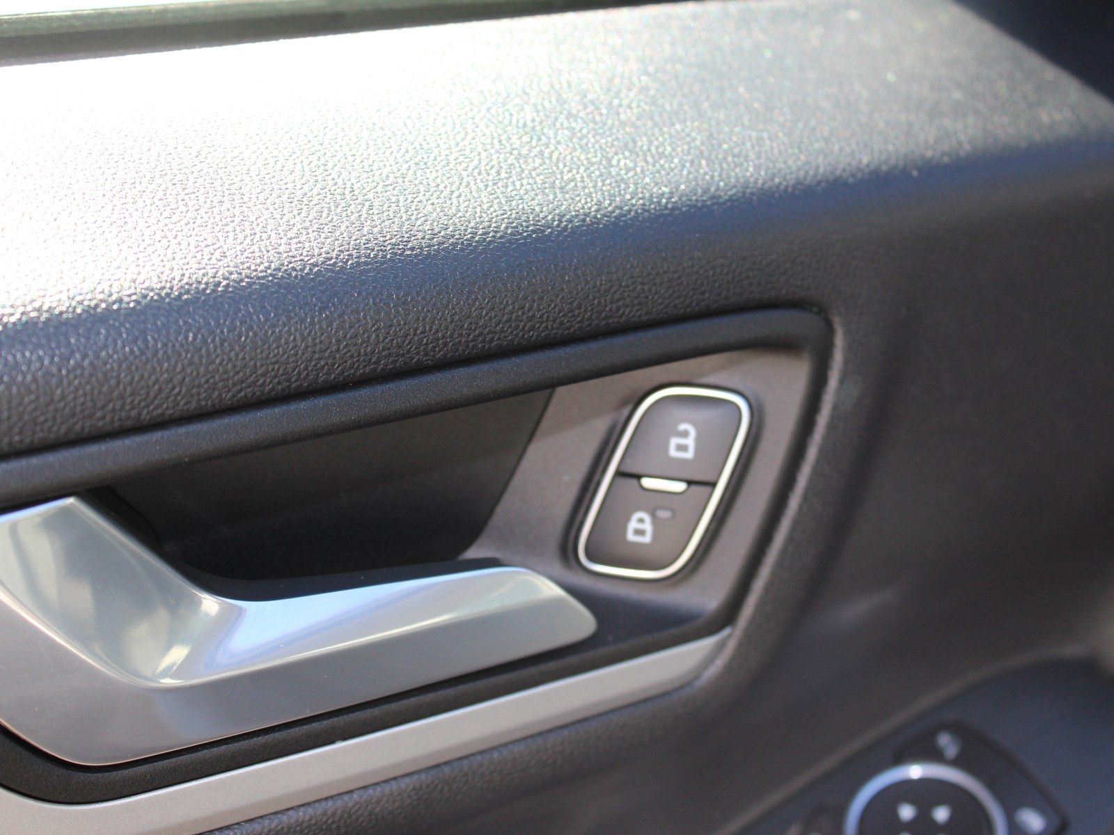 Fahrzeugabbildung Ford Kuga Plug-In Hybrid Cool & Connect 2,5 Duratec
