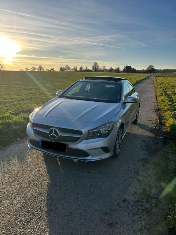 Image of Mercedes-Benz CLA 200