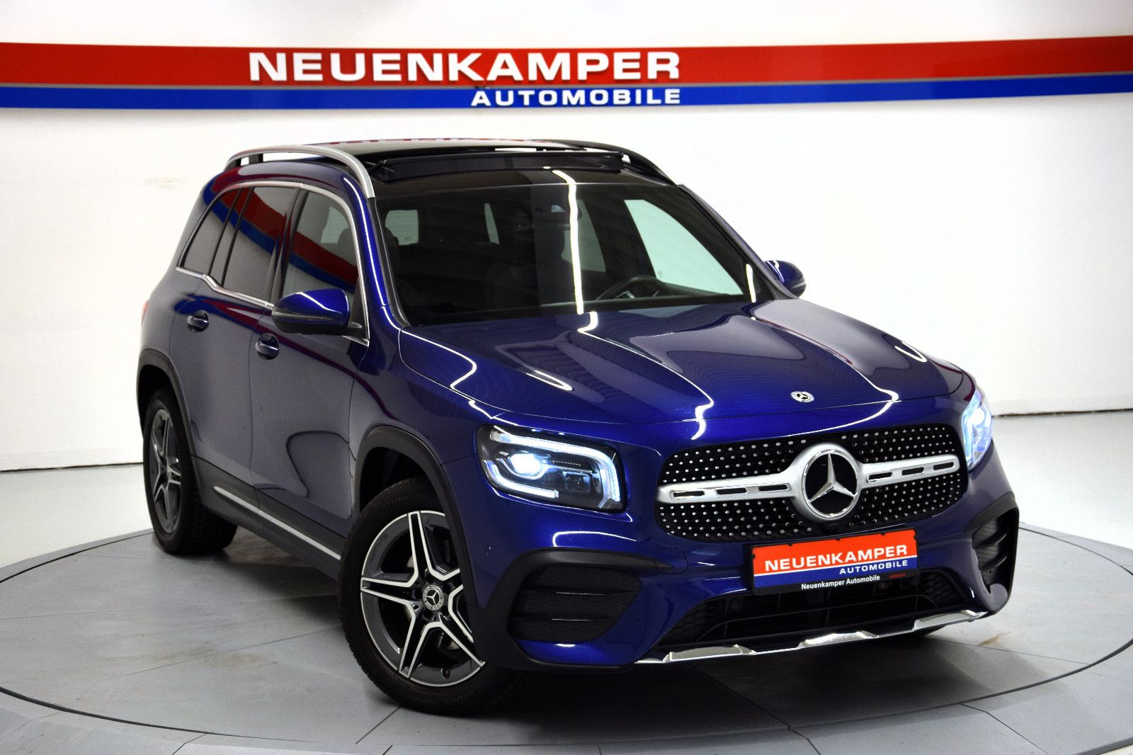 Fahrzeugabbildung Mercedes-Benz GLB 200 d AMG-Line Pano LED Burmester Ambiente