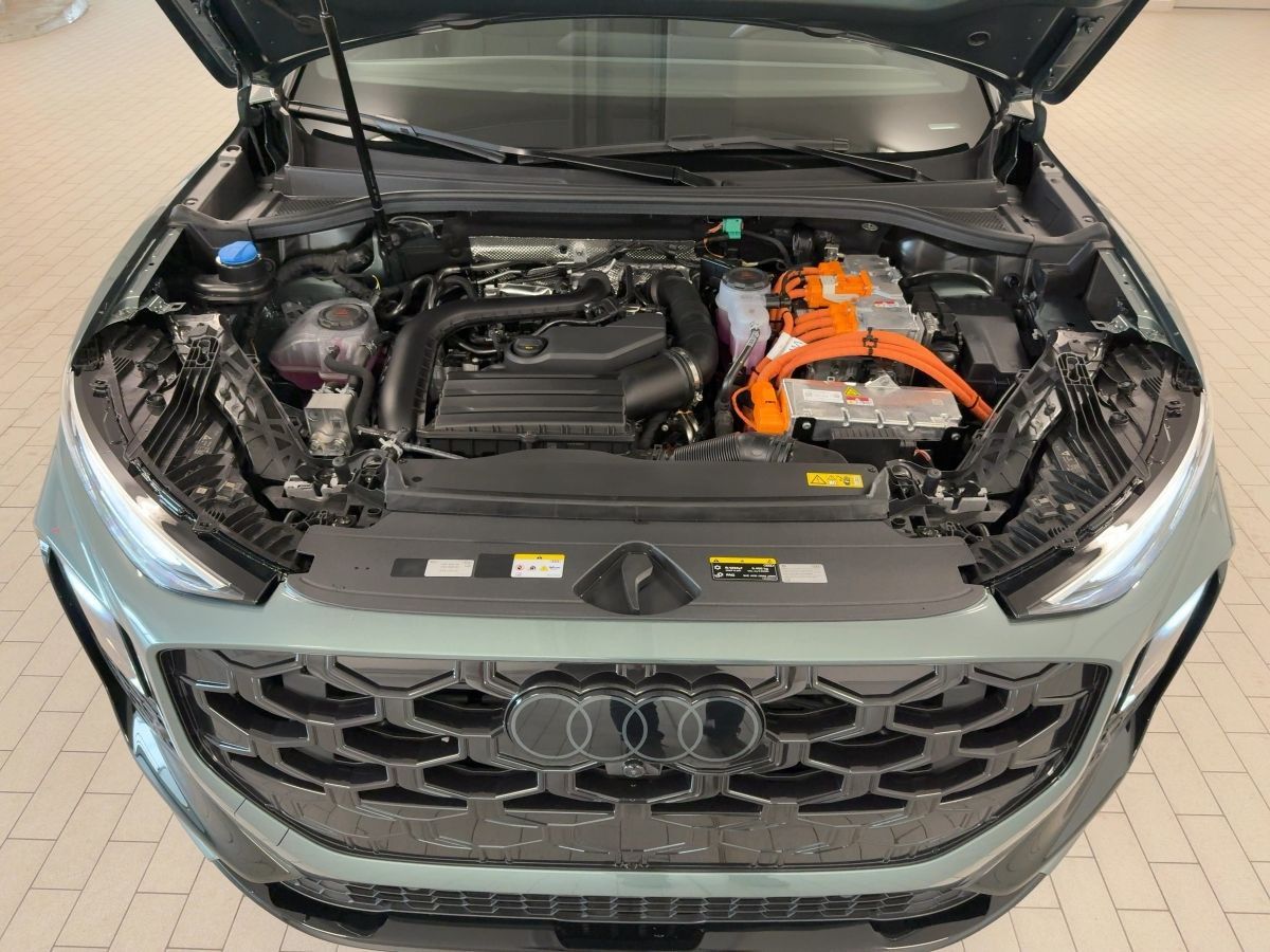 Audi Q3 SUV e-hybrid S tronic foto 23