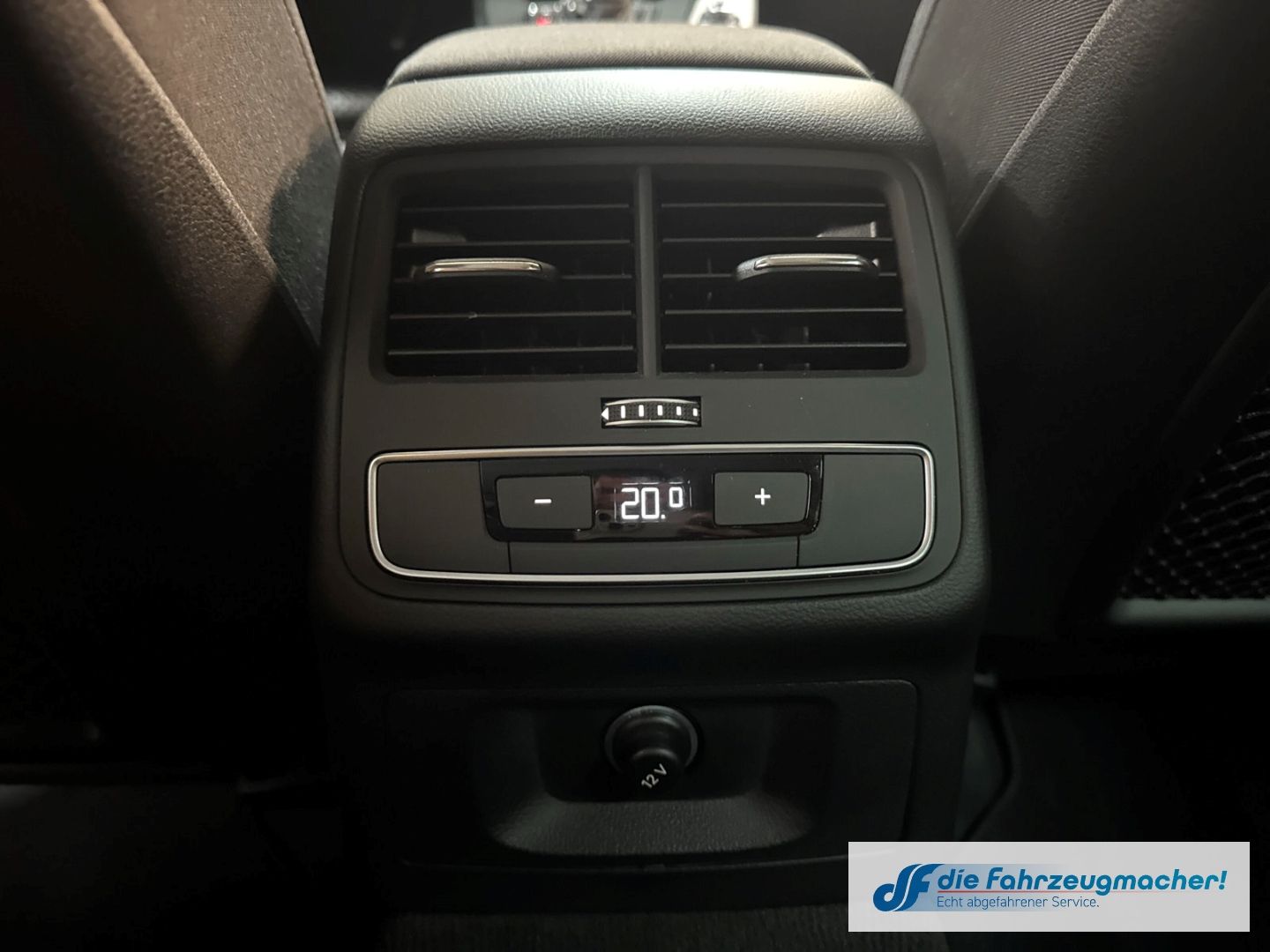 Fahrzeugabbildung Audi A4 Avant 40 TFSI advanced HUD Navi Soundsystem L