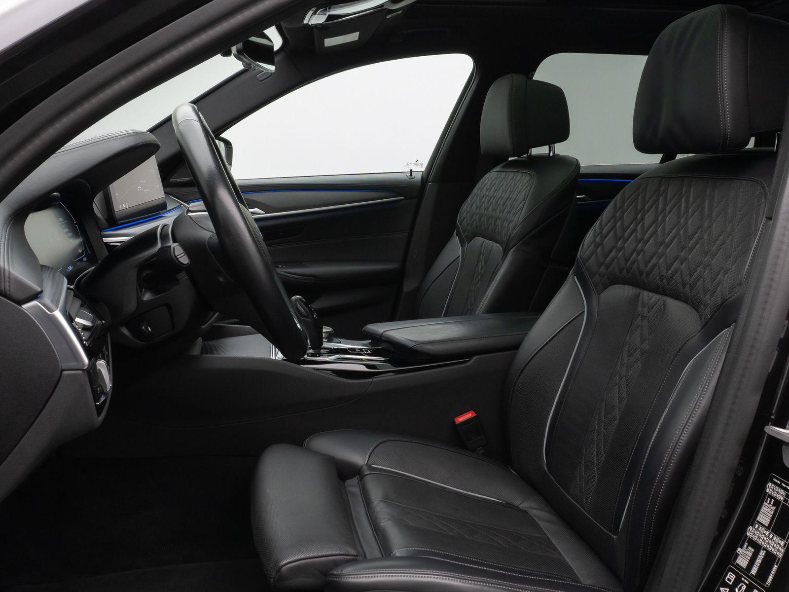 Fahrzeugabbildung BMW 540d xD LuxuryLine Panorama Laser Kamera HUD H/K