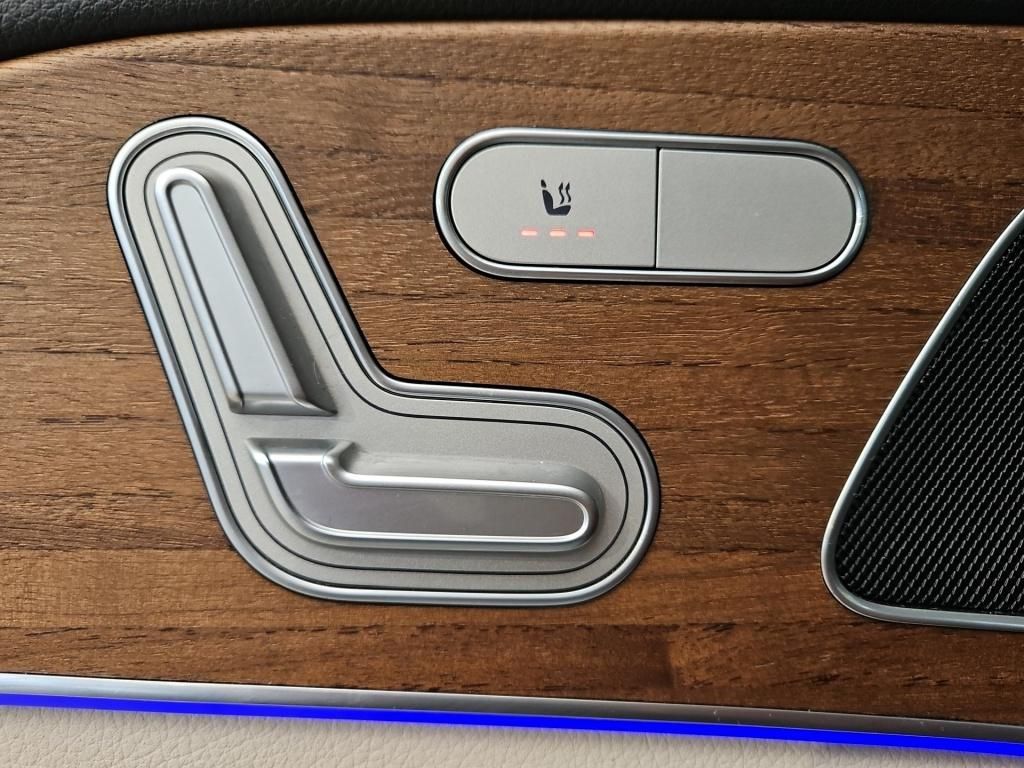 Fahrzeugabbildung Mercedes-Benz GLE 300 d 4M AHK Navi Pano LED SHZ Aquablade