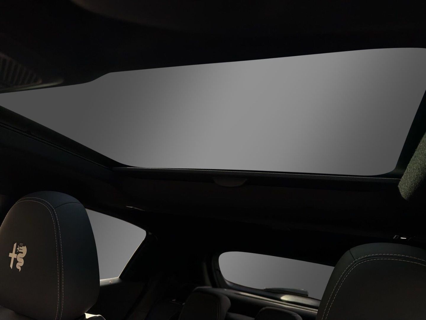 Fahrzeugabbildung Alfa Romeo Junior Ibrida 1.2 VGT 48V-Hybrid 107 kW Sport Sp