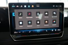 VW Tiguan 1.5 eTSI R-Line | LED Plus | Navi | AHK VW Tiguan 1.5 eTSI R-Line | LED Plus | Navi | AHK