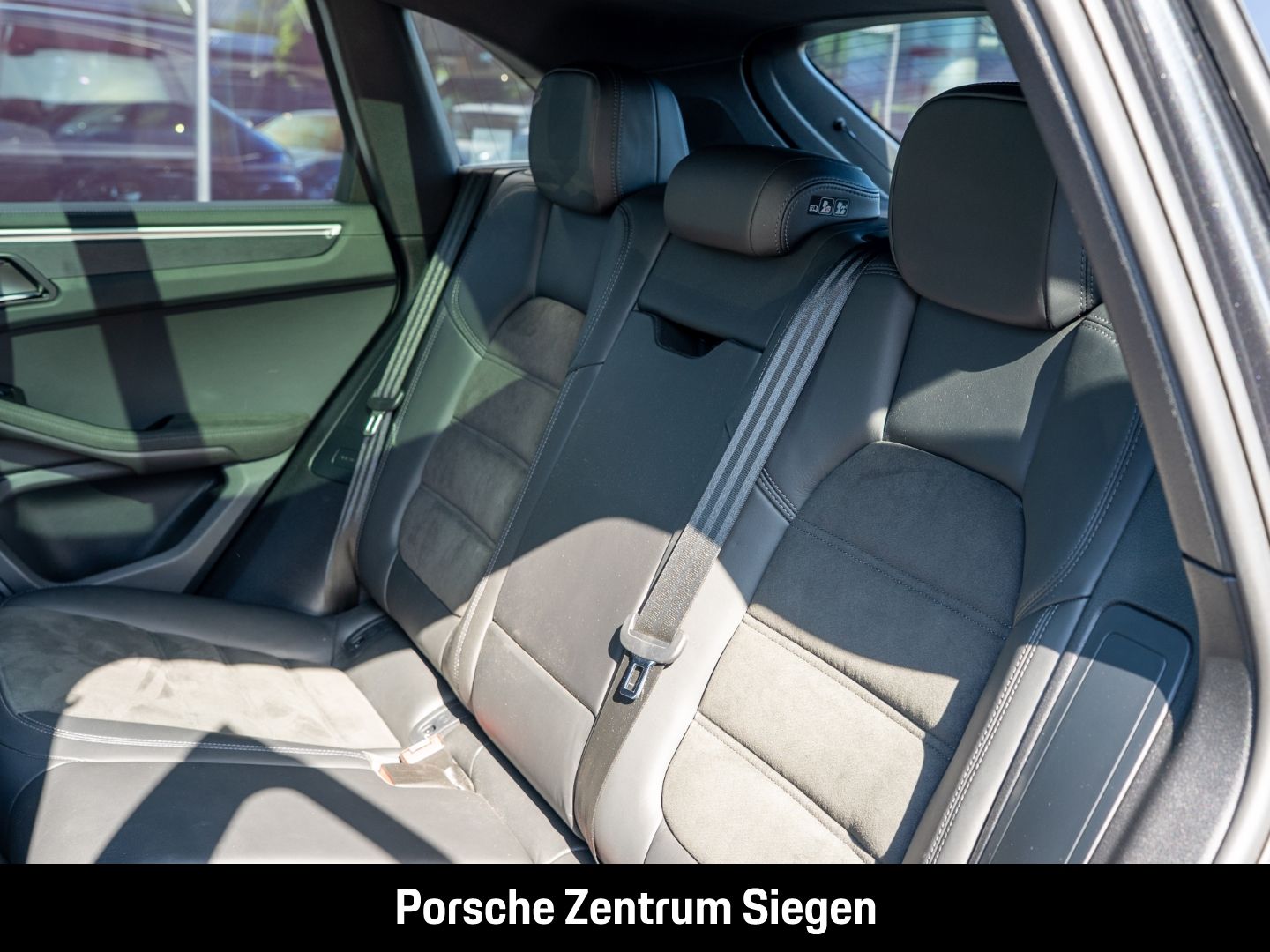 Porsche Macan GTS Luftfederung AD StandHZG AHK-el. klapp foto 20