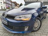 Volkswagen Jetta VI +SHZ+Klima+Tempo+6-Gang+TÜV - blaue Volkswagen Jetta