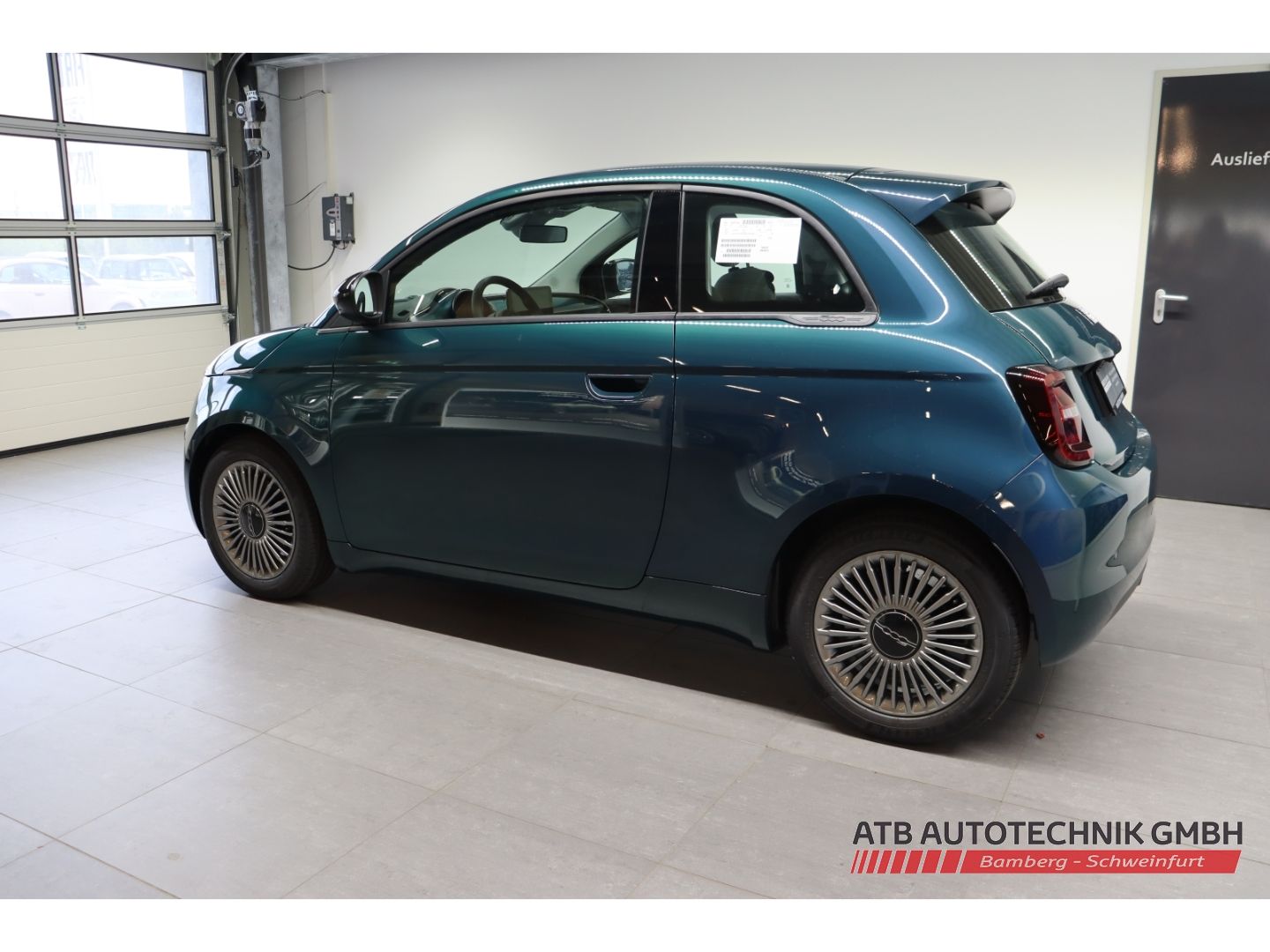 Fahrzeugabbildung Fiat 500 ICON + Komfortpaket Hybrid 1.0l PDC Rückfahr