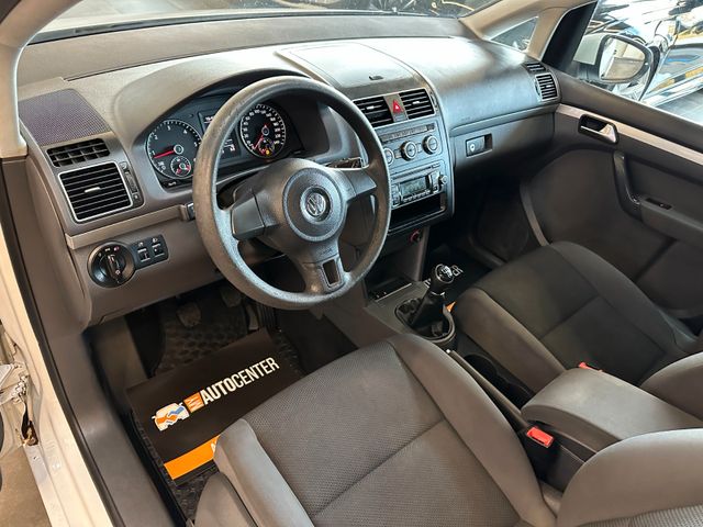 MYAUTOCENTER – Gebraucht- und Jahreswagen mit Werkstattservice in Pfaffenhofen Volkswagen Touran *7-SITZER*TÜV 827*2-ZONEN*PDC*DACHRELING