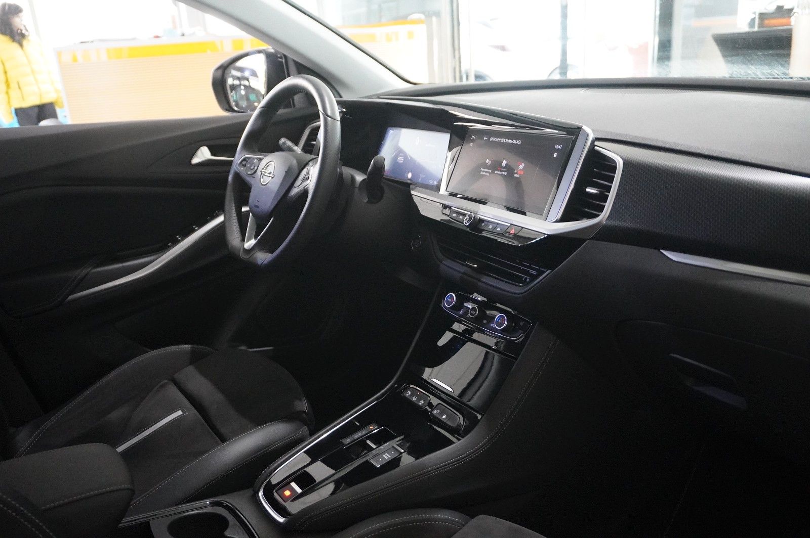 Fahrzeugabbildung Opel Grandland (X) 1.6T GSe HYBRID 4X4 NAVI/LED/SPORT