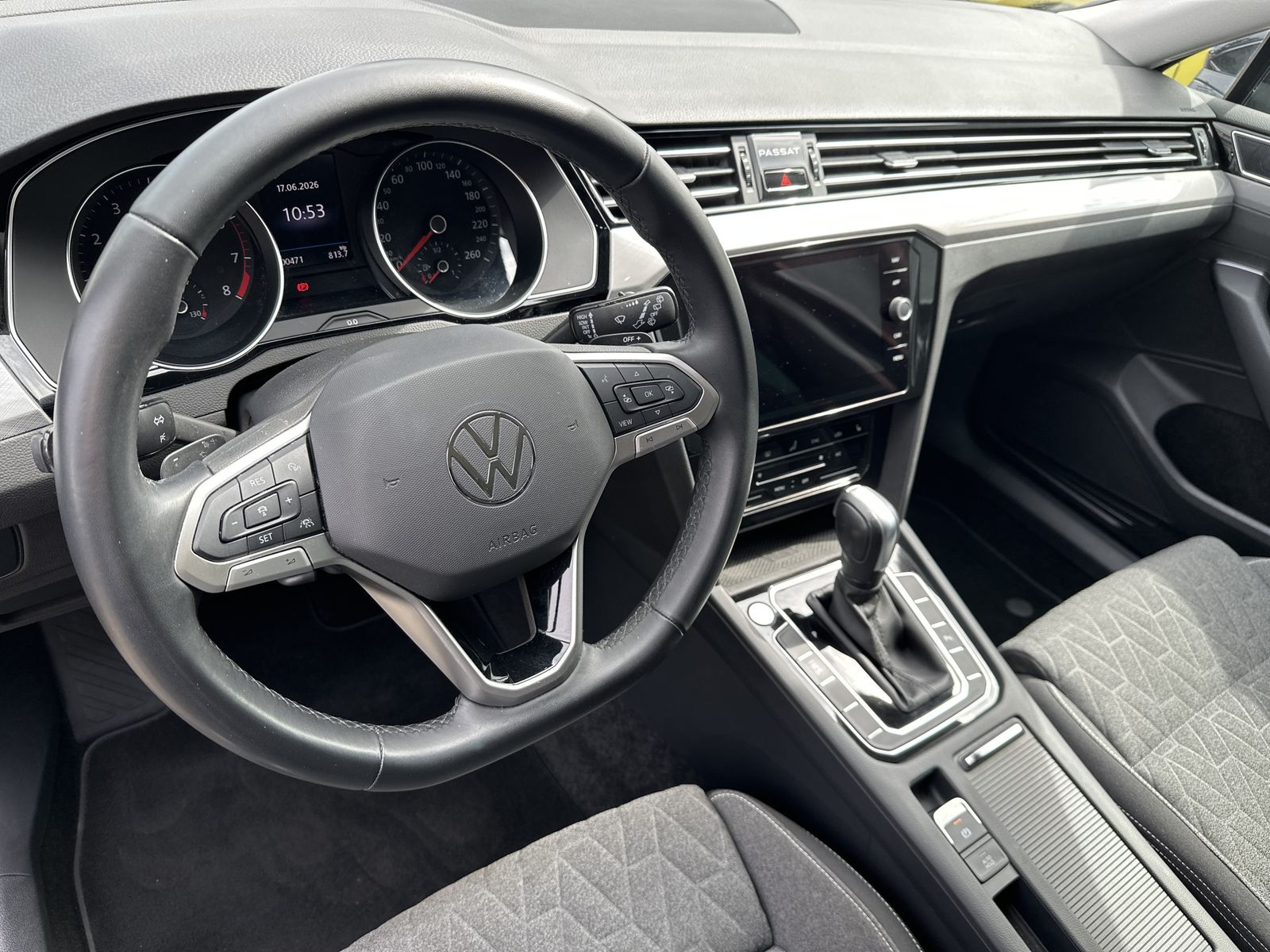 Fahrzeugabbildung Volkswagen Passat Variant 1.5 TSI DSG Business NAV+LED+ACC