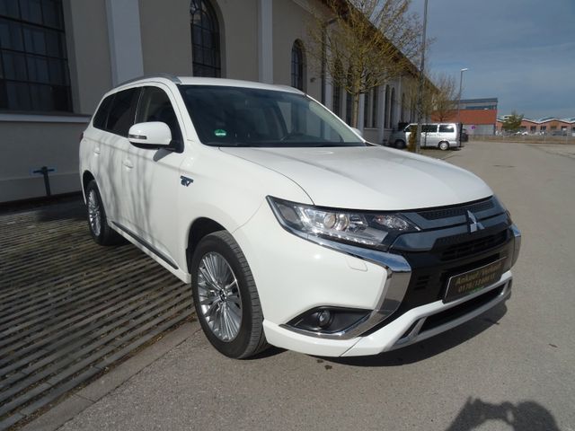 Mitsubishi Outlander PHEV Basis Spirit 4WD-Plug in Hybrid