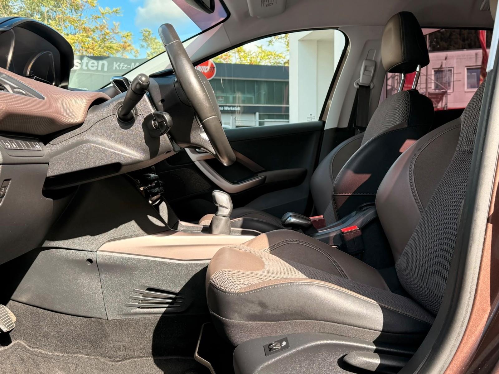 Peugeot 2008 *1.2 Benzin* *Gut gepflegt*