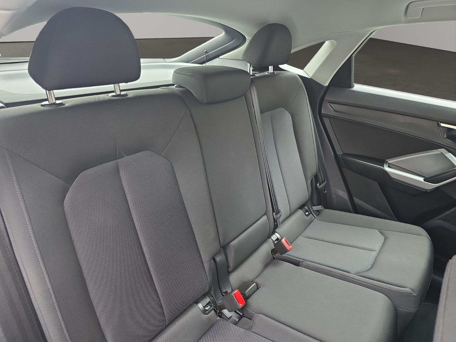 Fahrzeugabbildung Audi Q3 Sportback 45 TFSI e basis(EURO6d)