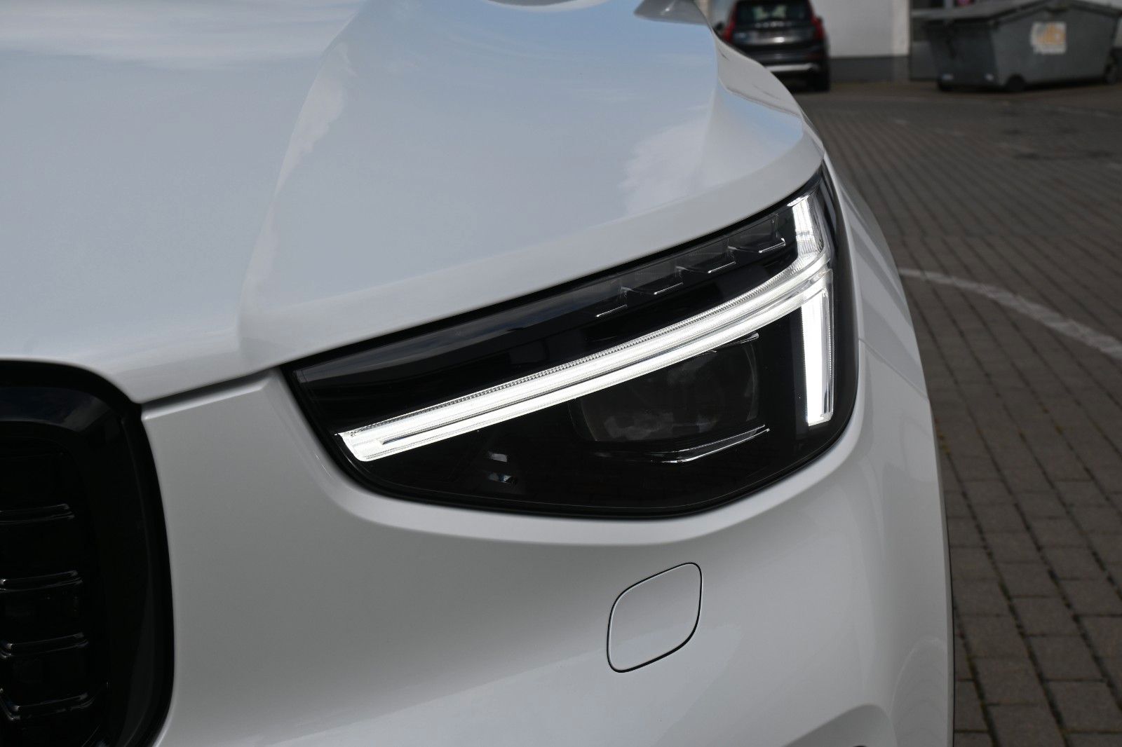 Fahrzeugabbildung Volvo XC40 B4 DKG Plus Dark*FSHZG*360°*ACC*Allwetter