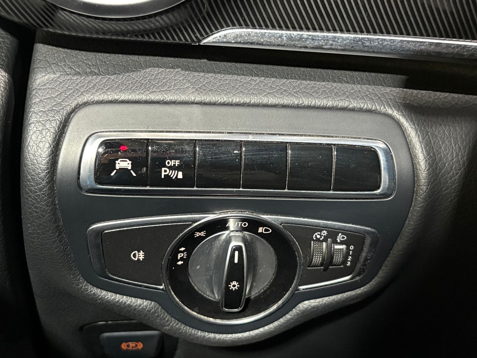 Fahrzeugabbildung Mercedes-Benz V 220d EDITION lang /8-SITZ/BURMESTER/KAMERA/