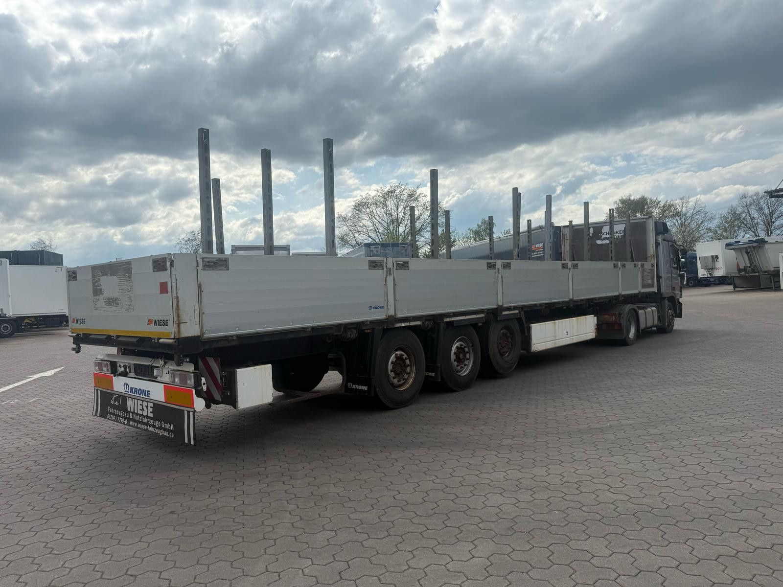 Fahrzeugabbildung Krone Stahlmattenauflieger mit Bordwände - TÜV Neu