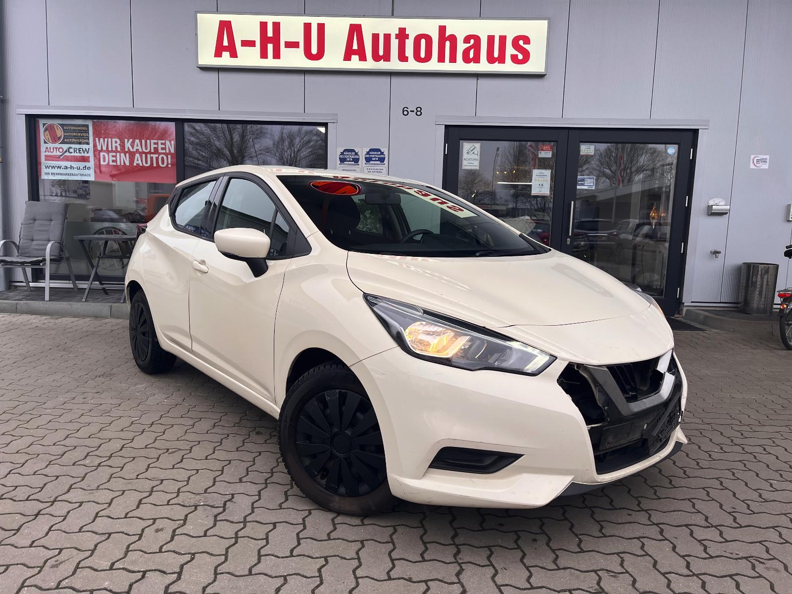 Nissan Micra Acenta / leichter Frontschaden