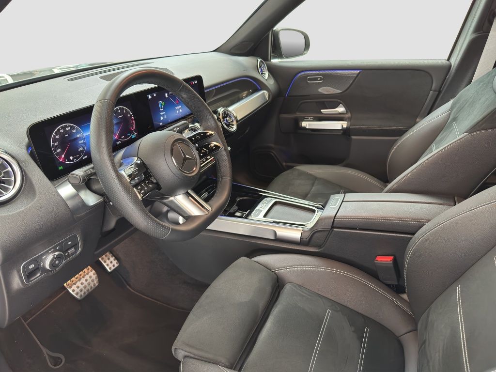 Fahrzeugabbildung Mercedes-Benz GLB 200 AMG*Night*LED*KeyLess*PDC*ParkAs*RFK*AHK