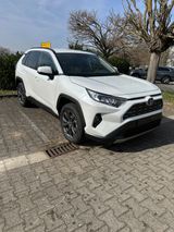 Toyota RAV 4 2.5 Hybrid 4x2  Team Deutschland - Toyota RAV 4: De