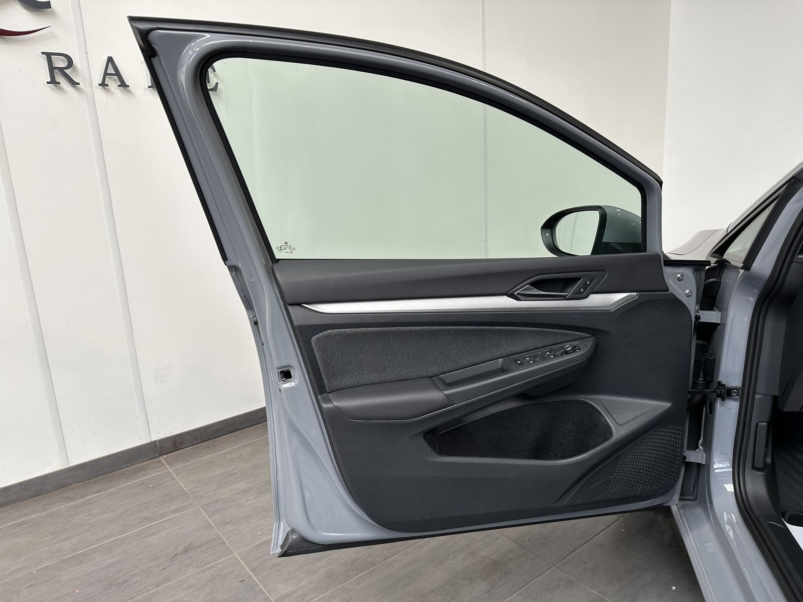 Fahrzeugabbildung Volkswagen Golf Variant 2.0 TDI DSG Life NAV+LED+ACC+STHZG