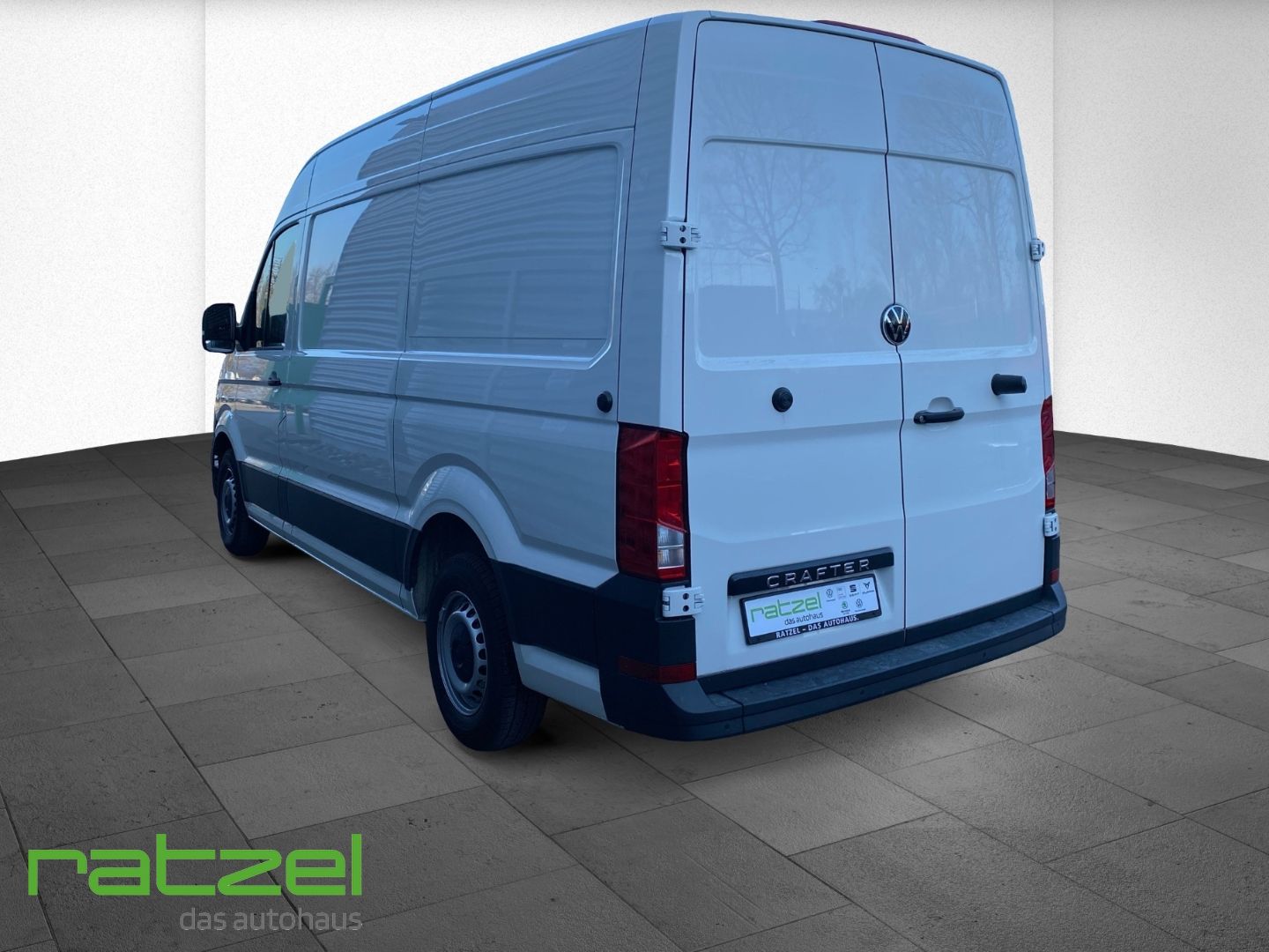 Fahrzeugabbildung Volkswagen Crafter 35 HD Kasten MR -36% auf UPE
