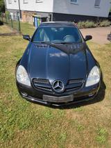 Mercedes-Benz SLK 200 KOMPRESSOR - Navi, Airscarf, Neuteile - Mercedes-Benz Cabrio aus dem Jahr 2009