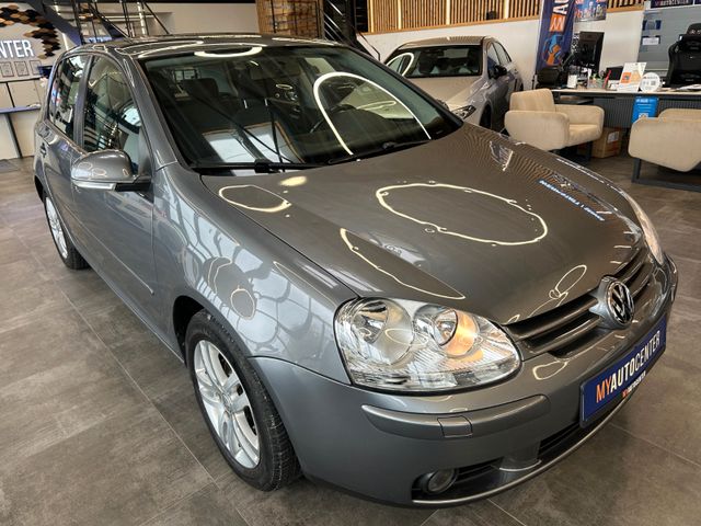 Volkswagen Golf V Lim. Tour *KLIMA*SZHZ*TEMPOMAT*AHK*