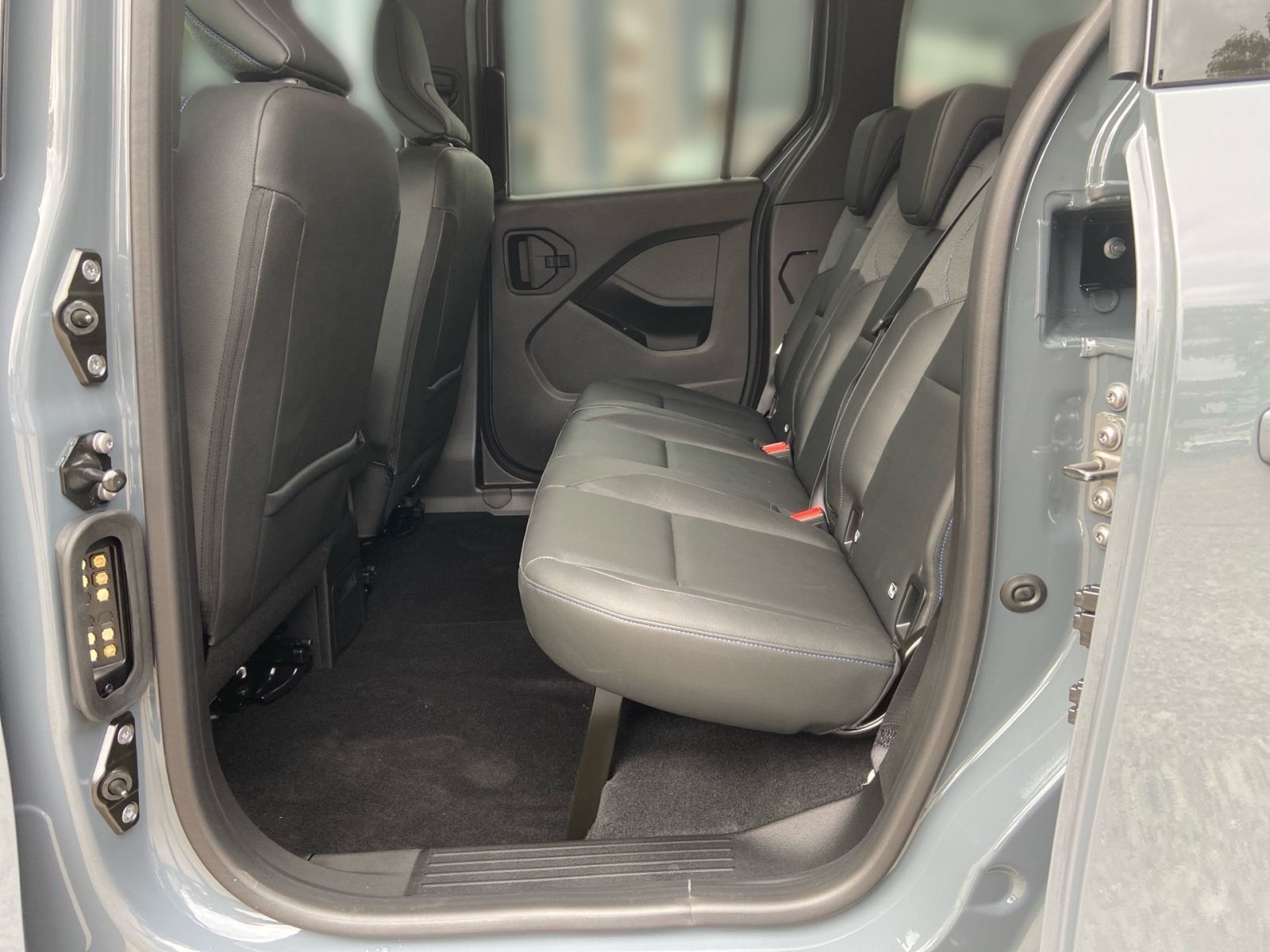 Fahrzeugabbildung Nissan Townstar Kombi L1 DIG-T 130 6MT N-CONNECTA 2ST D