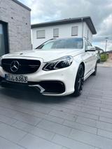Mercedes-Benz E 63 AMG 4MATIC - Mercedes-Benz E 63 AMG: Kombi